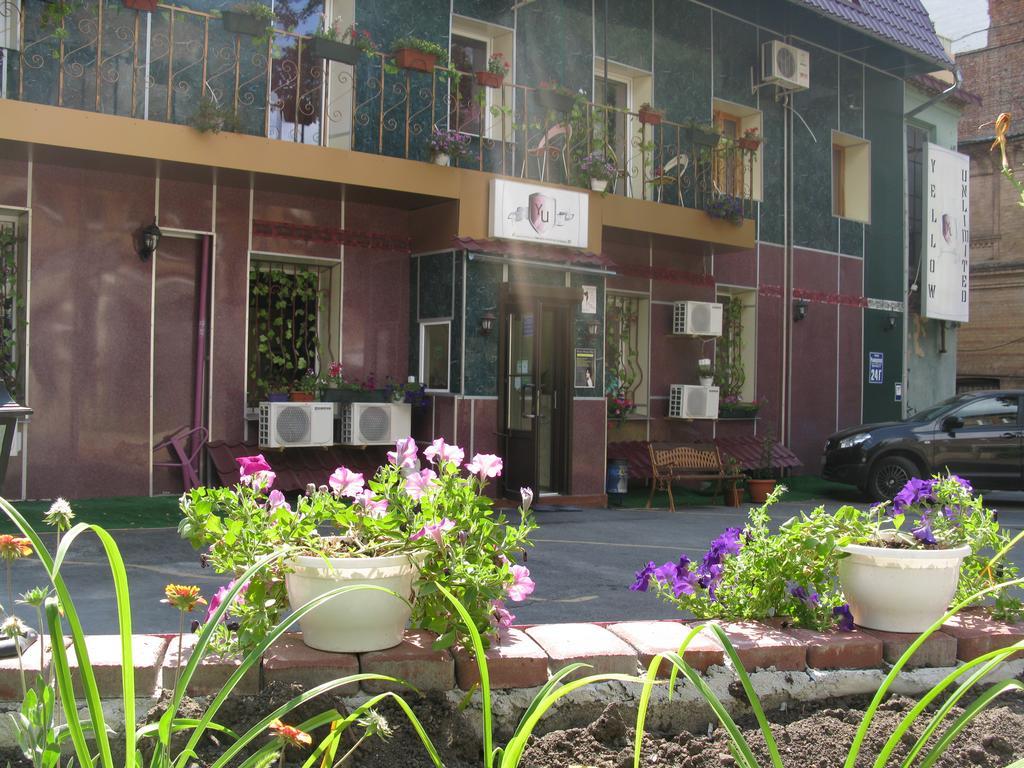 Yellow Unlimited Hotel 4 Kharkiv Bagian luar foto
