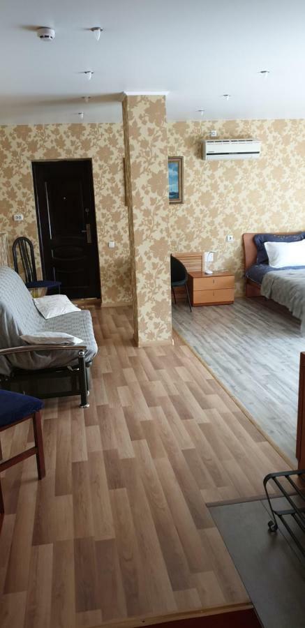 Yellow Unlimited Hotel 4 Kharkiv Bagian luar foto